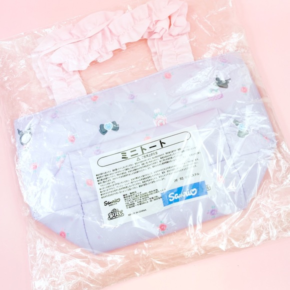 ❗️SOLD❗️Sanrio Kuromi Lunch Bag Kawaii Hello Kitty - Picture 2 of 3